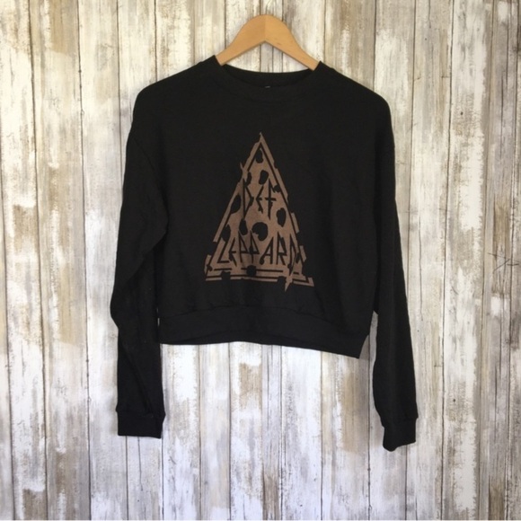 Def Leppard Tops - Def Leppard Leopard Crop Sweatshirt